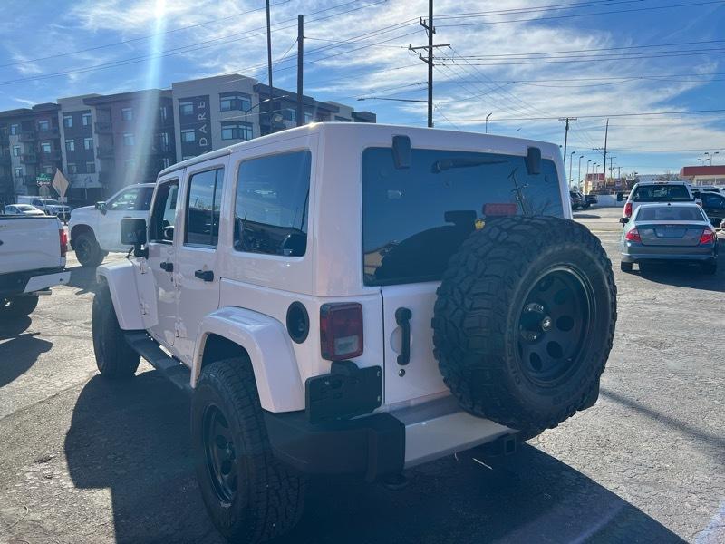 Jeep Wrangler Unlimited 4WD 4dr Sahara 2012