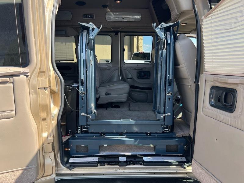Chevrolet Express 2500  2010