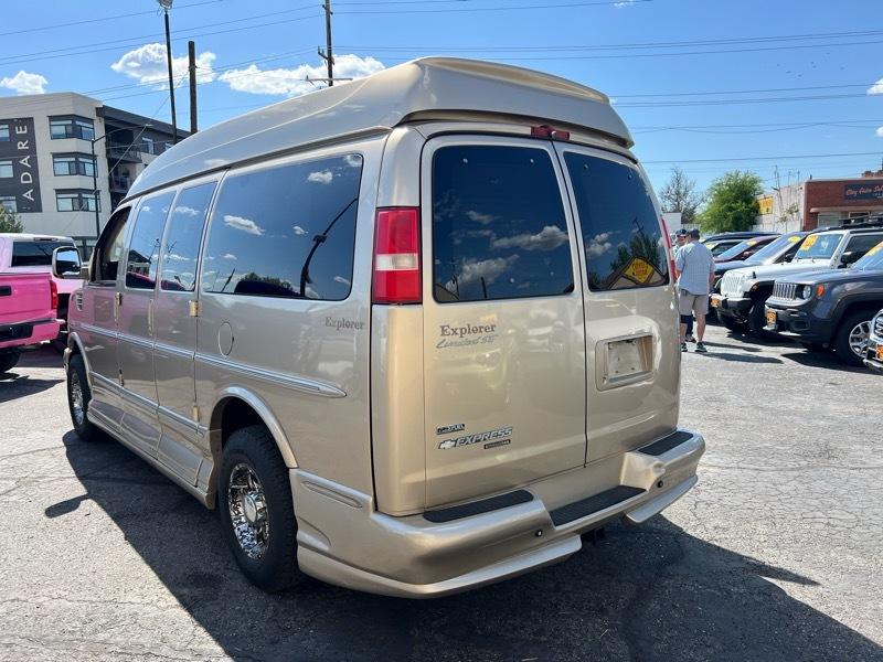 Chevrolet Express 2500  2010