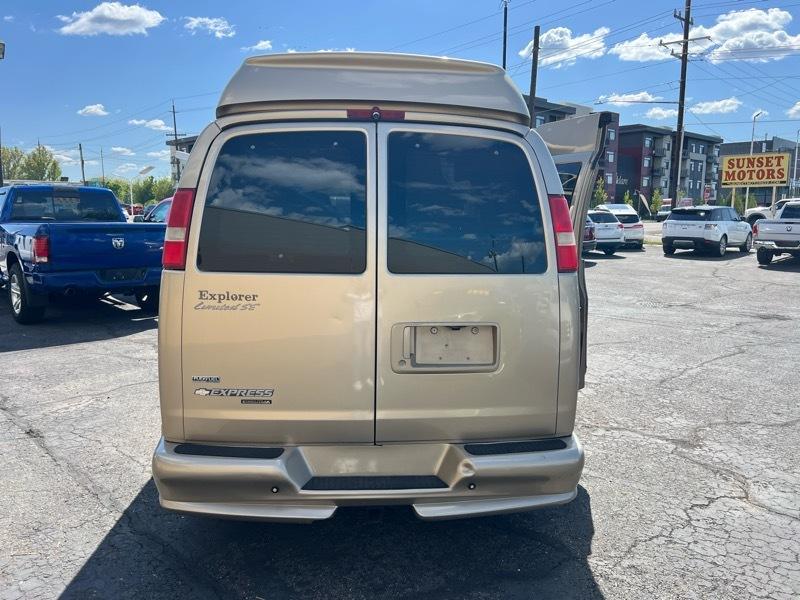 Chevrolet Express 2500  2010