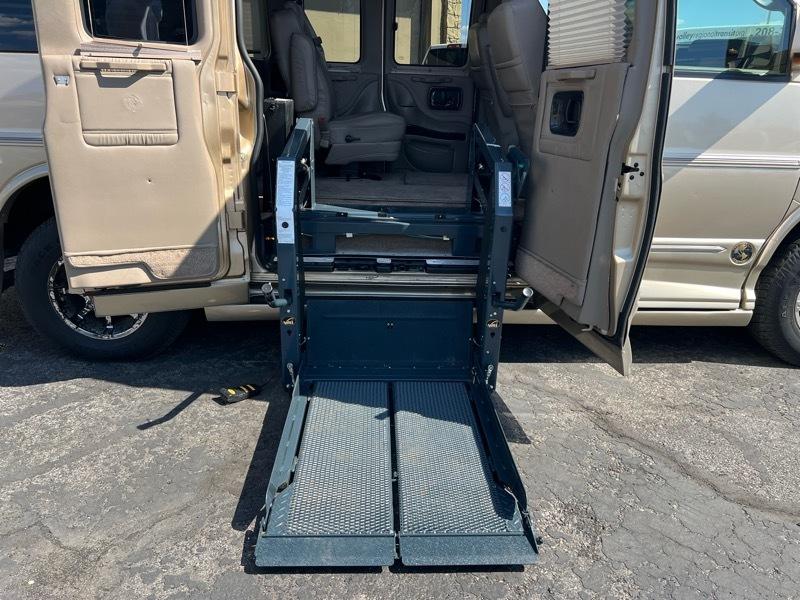 Chevrolet Express 2500  2010