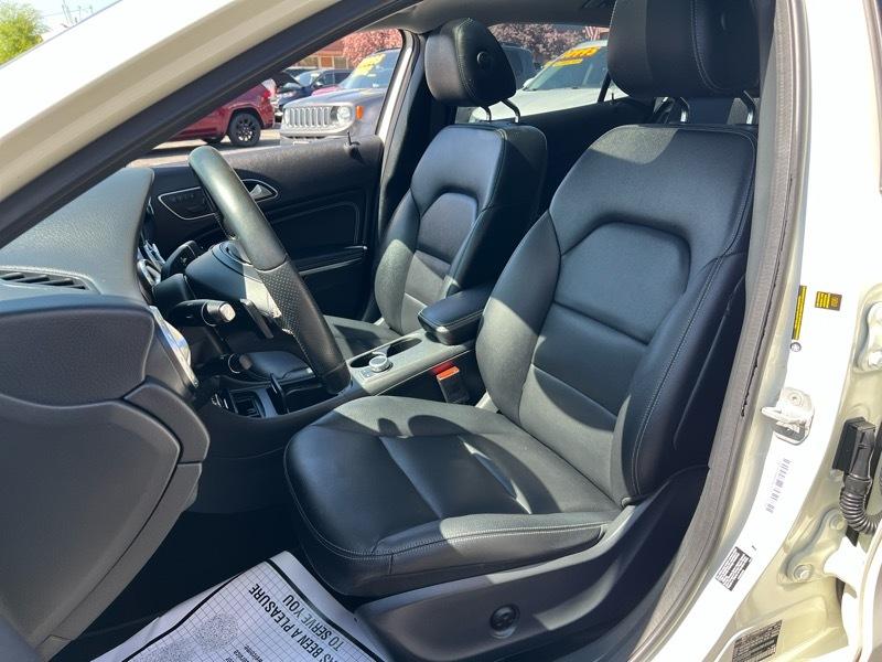 Mercedes-Benz GLA-Class 4MATIC 4dr GLA 250 2015