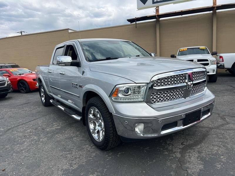 RAM 1500 4WD Crew Cab 149" Laramie 2014
