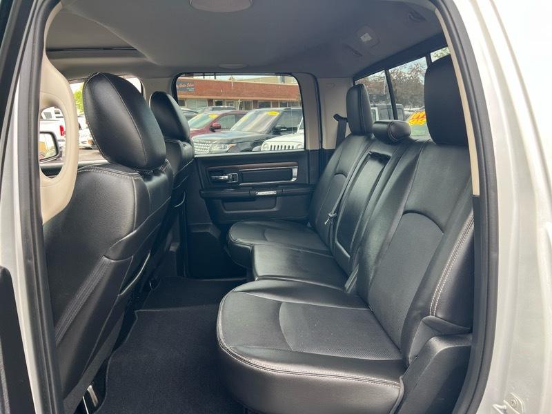 RAM 1500 4WD Crew Cab 149" Laramie 2014