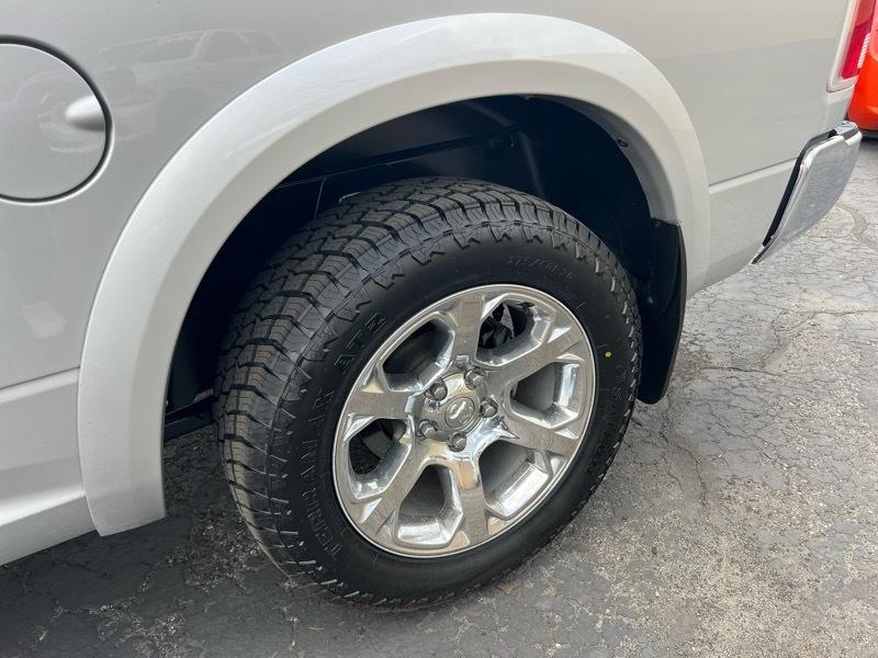 RAM 1500 4WD Crew Cab 149" Laramie 2014