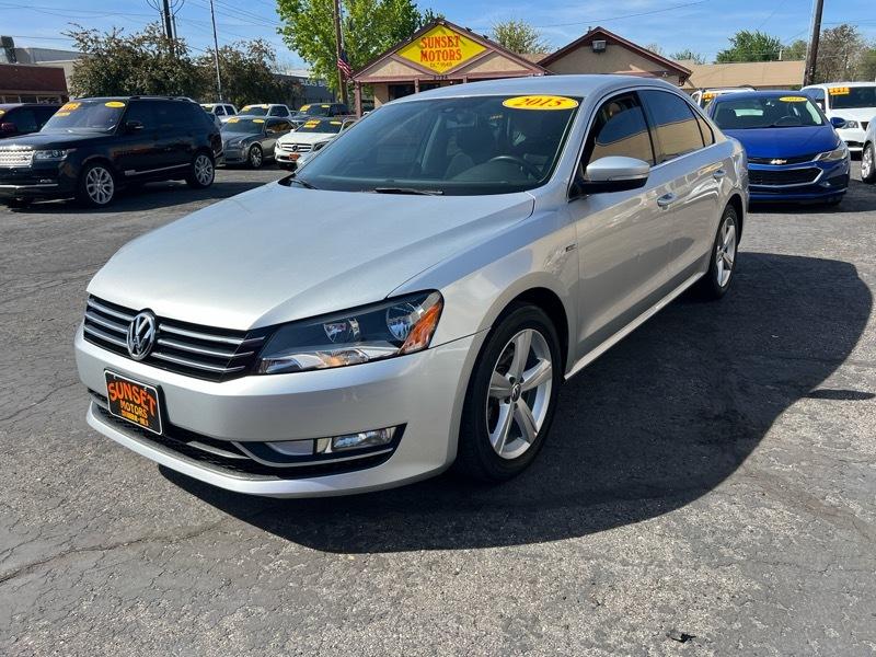 Volkswagen Passat 4dr Sdn 1.8T Auto S 2015