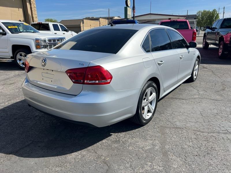Volkswagen Passat 4dr Sdn 1.8T Auto S 2015