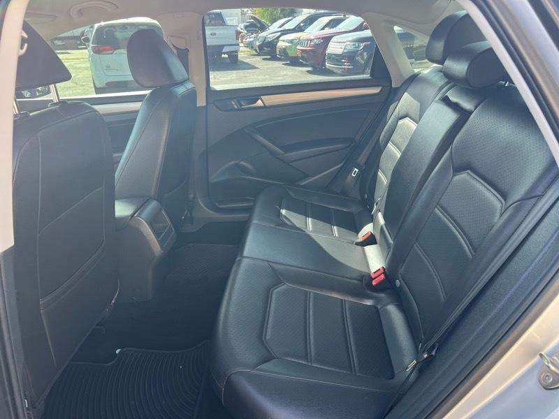 Volkswagen Passat 4dr Sdn 1.8T Auto S 2015