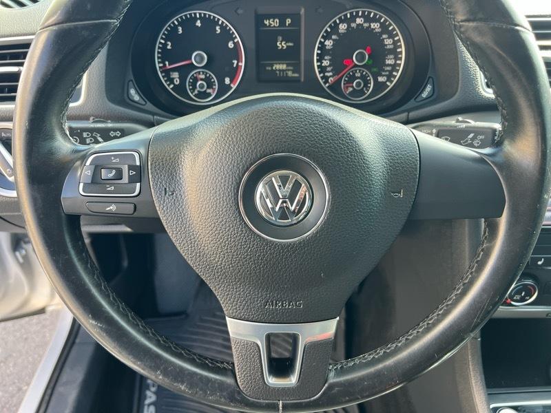Volkswagen Passat 4dr Sdn 1.8T Auto S 2015