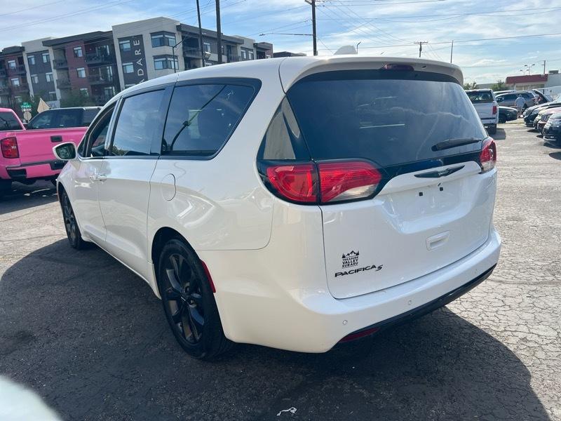 Chrysler Pacifica Touring Plus FWD 2019