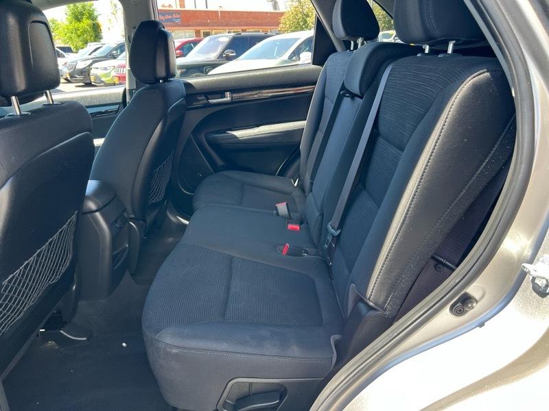 Kia Sorento 2WD 4dr I4 LX 2014