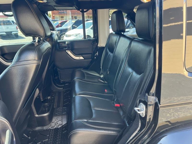Jeep Wrangler Unlimited 4WD 4dr Sahara 2015