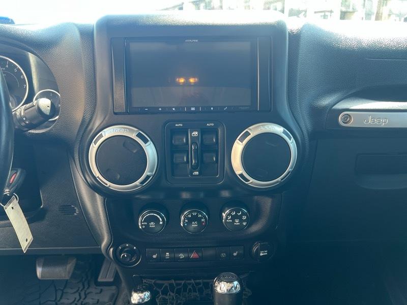 Jeep Wrangler Unlimited 4WD 4dr Sahara 2015