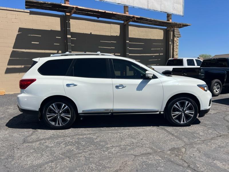 Nissan Pathfinder FWD Platinum 2019