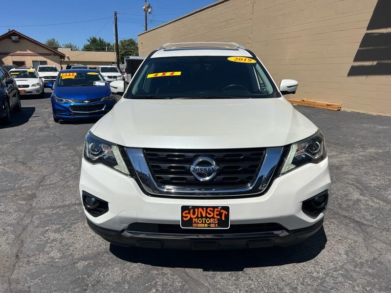 Nissan Pathfinder FWD Platinum 2019