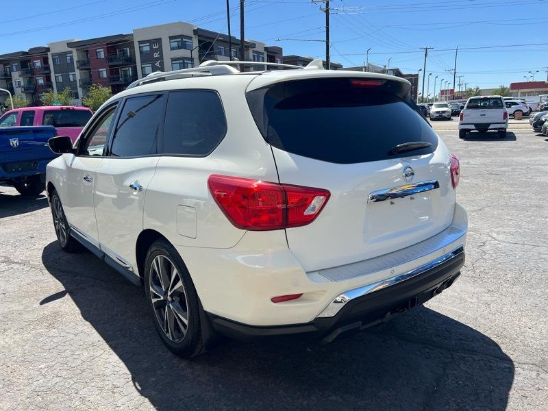 Nissan Pathfinder FWD Platinum 2019
