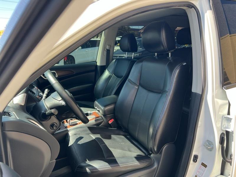 Nissan Pathfinder FWD Platinum 2019