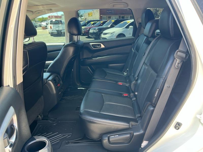 Nissan Pathfinder FWD Platinum 2019