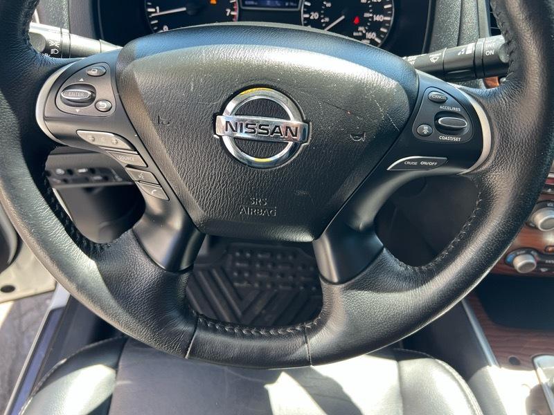 Nissan Pathfinder FWD Platinum 2019