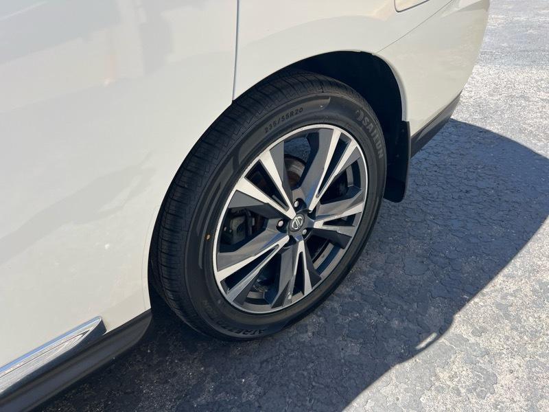 Nissan Pathfinder FWD Platinum 2019