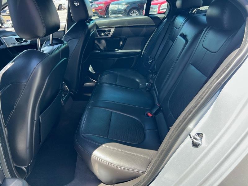 Jaguar XF 4dr Sdn V6 AWD 2013