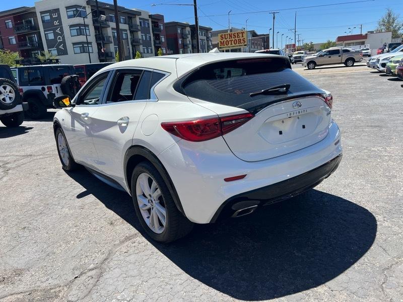 Infiniti QX30 PURE FWD 2019