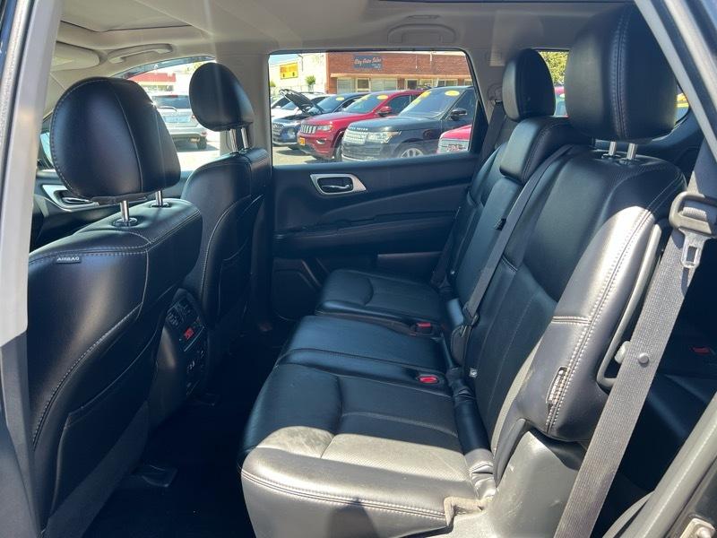 Nissan Pathfinder 4x4 Platinum 2019