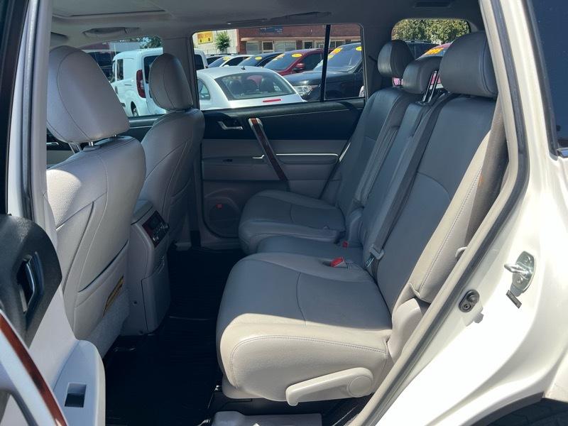 Toyota Highlander 4WD 4dr V6 Limited (Natl) 2013