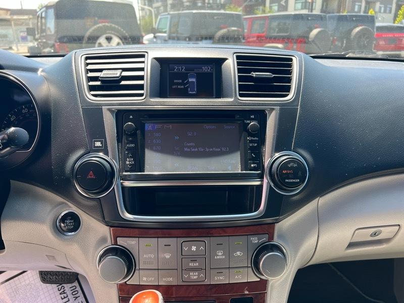 Toyota Highlander 4WD 4dr V6 Limited (Natl) 2013