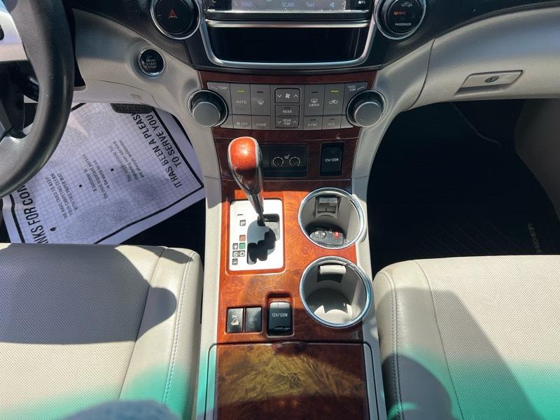 Toyota Highlander 4WD 4dr V6 Limited (Natl) 2013