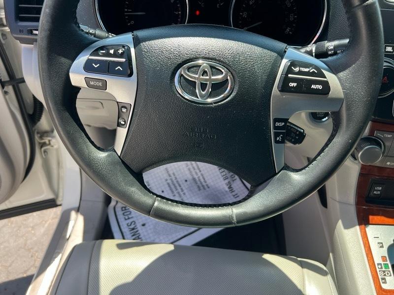 Toyota Highlander 4WD 4dr V6 Limited (Natl) 2013