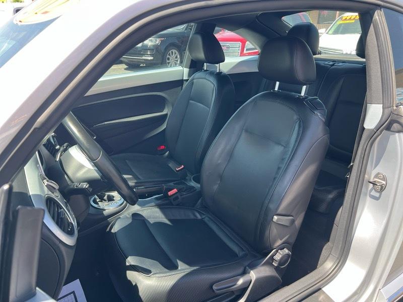 Volkswagen Beetle 2dr Cpe Auto 2.5L PZEV 2012