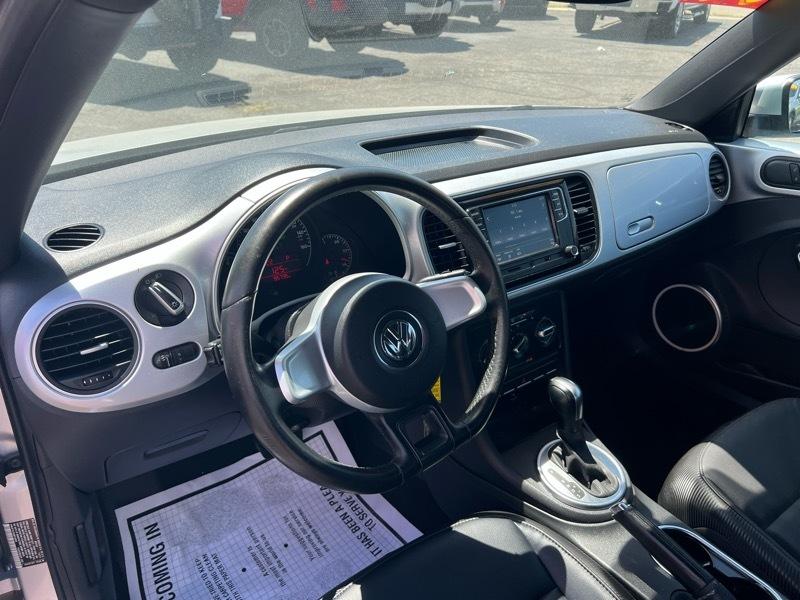 Volkswagen Beetle 2dr Cpe Auto 2.5L PZEV 2012