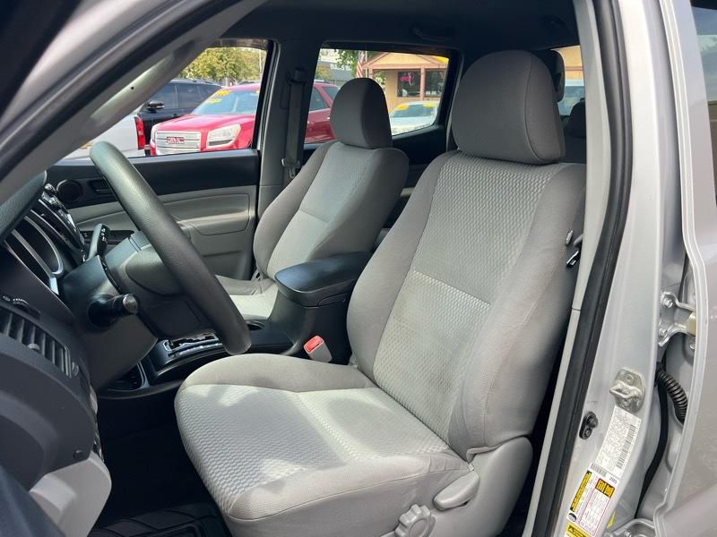 Toyota Tacoma 4WD Double Cab V6 MT (Natl) 2013