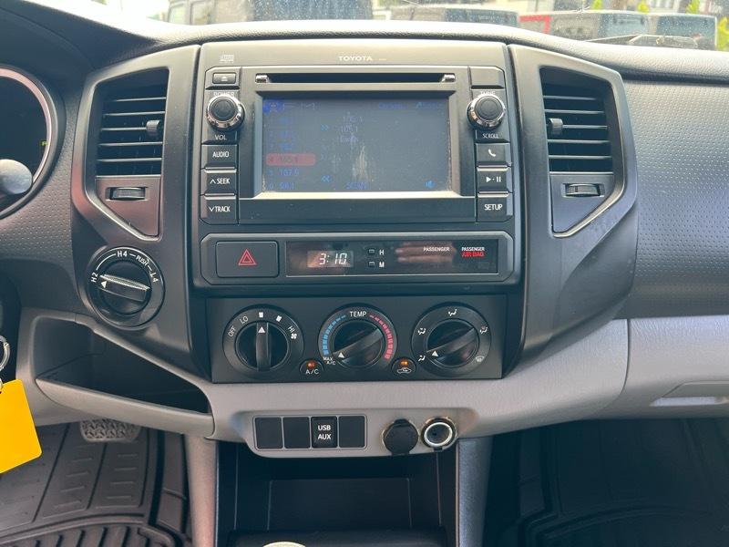 Toyota Tacoma 4WD Double Cab V6 MT (Natl) 2013