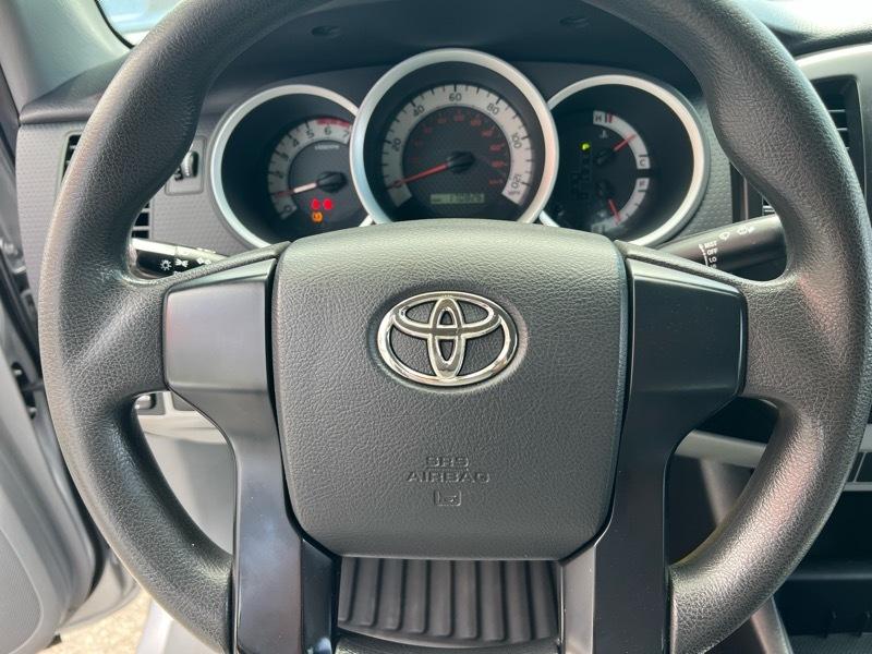 Toyota Tacoma 4WD Double Cab V6 MT (Natl) 2013