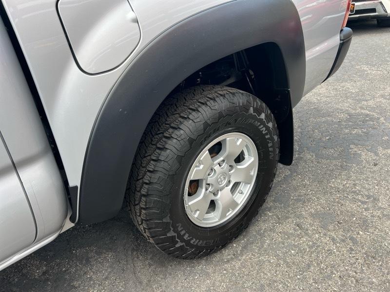Toyota Tacoma 4WD Double Cab V6 MT (Natl) 2013