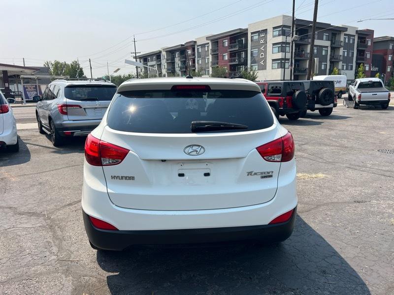 Hyundai Tucson FWD 4dr I4 Auto Limited PZEV 2010