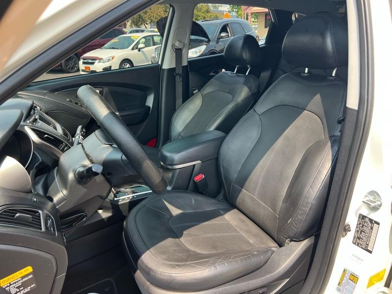 Hyundai Tucson FWD 4dr I4 Auto Limited PZEV 2010