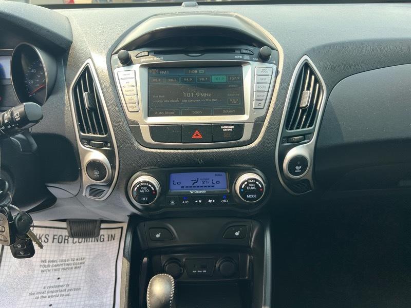Hyundai Tucson FWD 4dr I4 Auto Limited PZEV 2010
