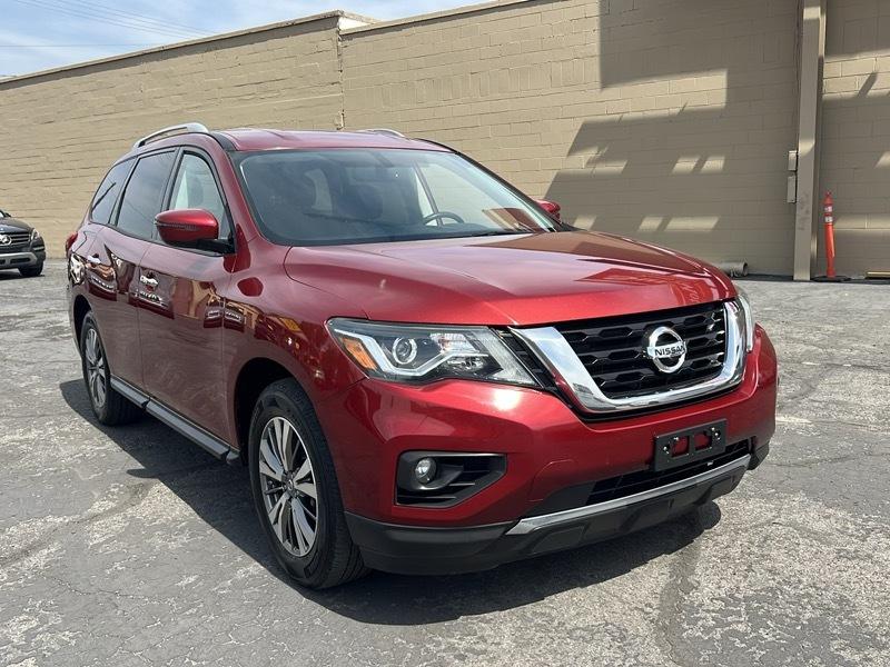 Nissan Pathfinder 4x4 SV 2018