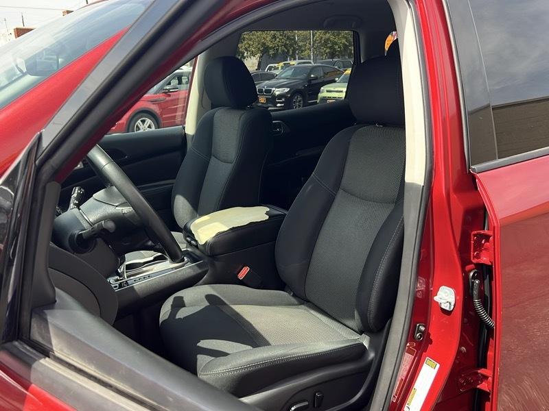 Nissan Pathfinder 4x4 SV 2018