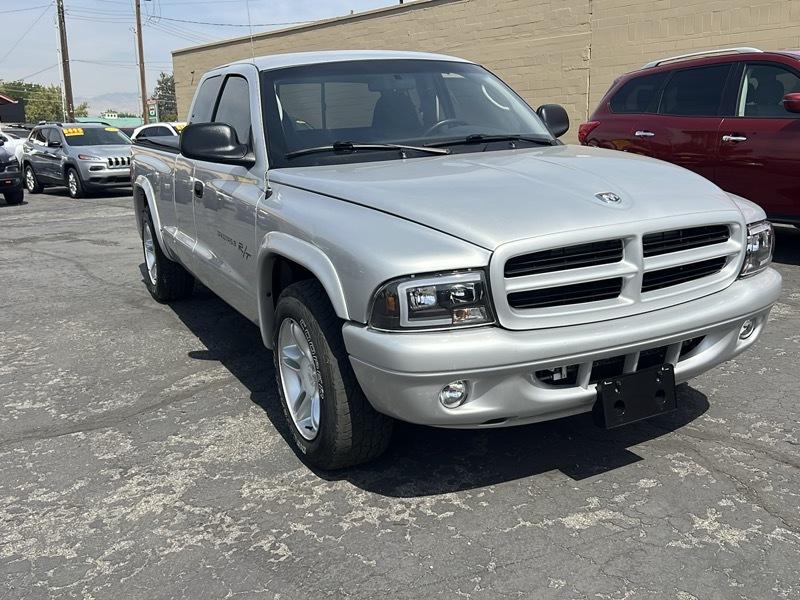 Dodge Dakota Club Cab 131" WB Sport 2001