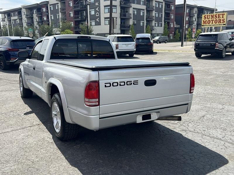 Dodge Dakota Club Cab 131" WB Sport 2001