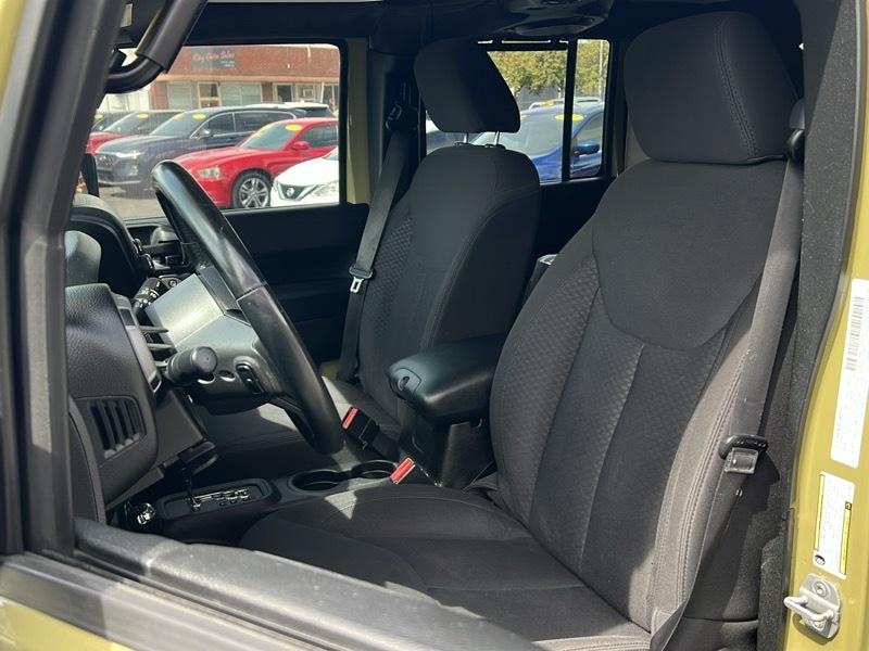 Jeep Wrangler Unlimited 4WD 4dr Sport 2013