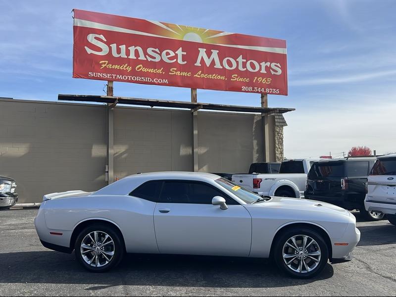 Dodge Challenger SXT AWD 2021