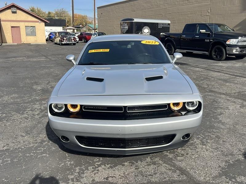 Dodge Challenger SXT AWD 2021