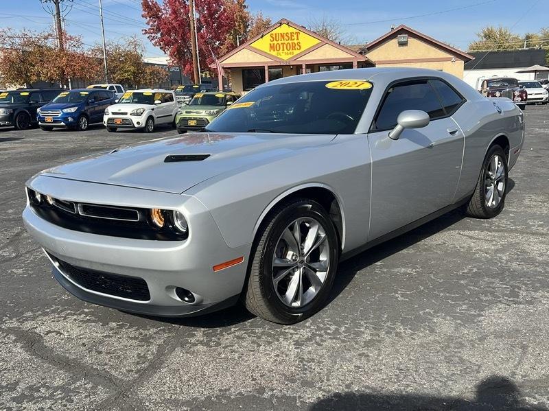 Dodge Challenger SXT AWD 2021