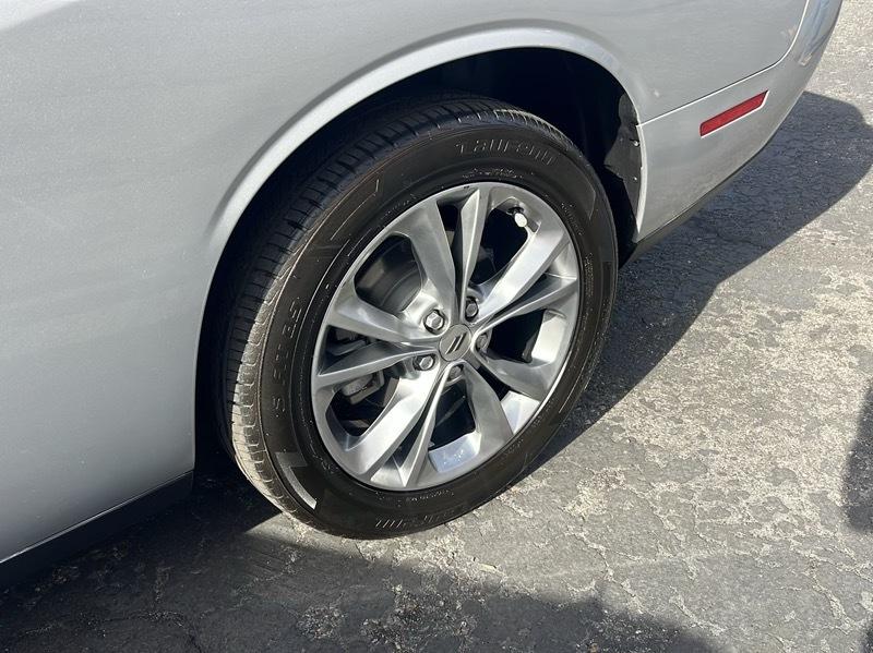 Dodge Challenger SXT AWD 2021