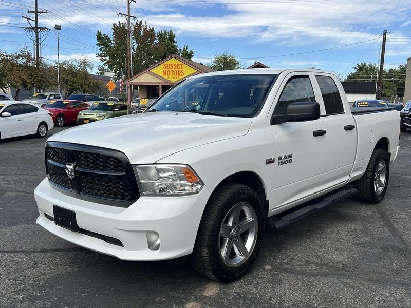 RAM 1500 Express 4x4 Quad Cab 6'4" Box 2017
